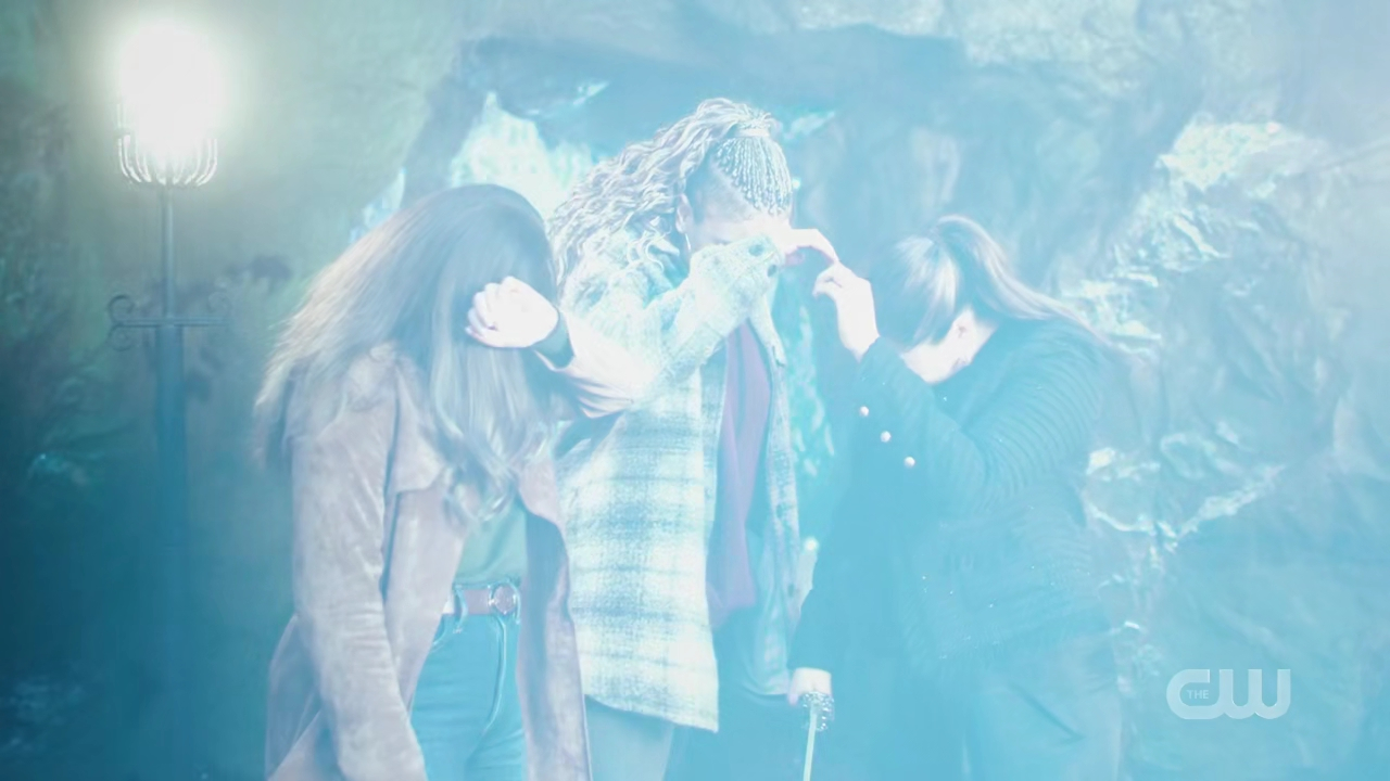 charmed-online-dot-nl_Charmed4x11DivineSecretsoftheOGSisterhood2158.jpg