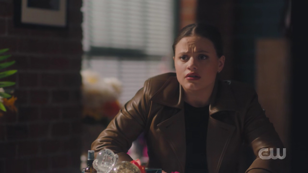 charmed-online-dot-nl_Charmed4x12BeKindRewind1281.jpg