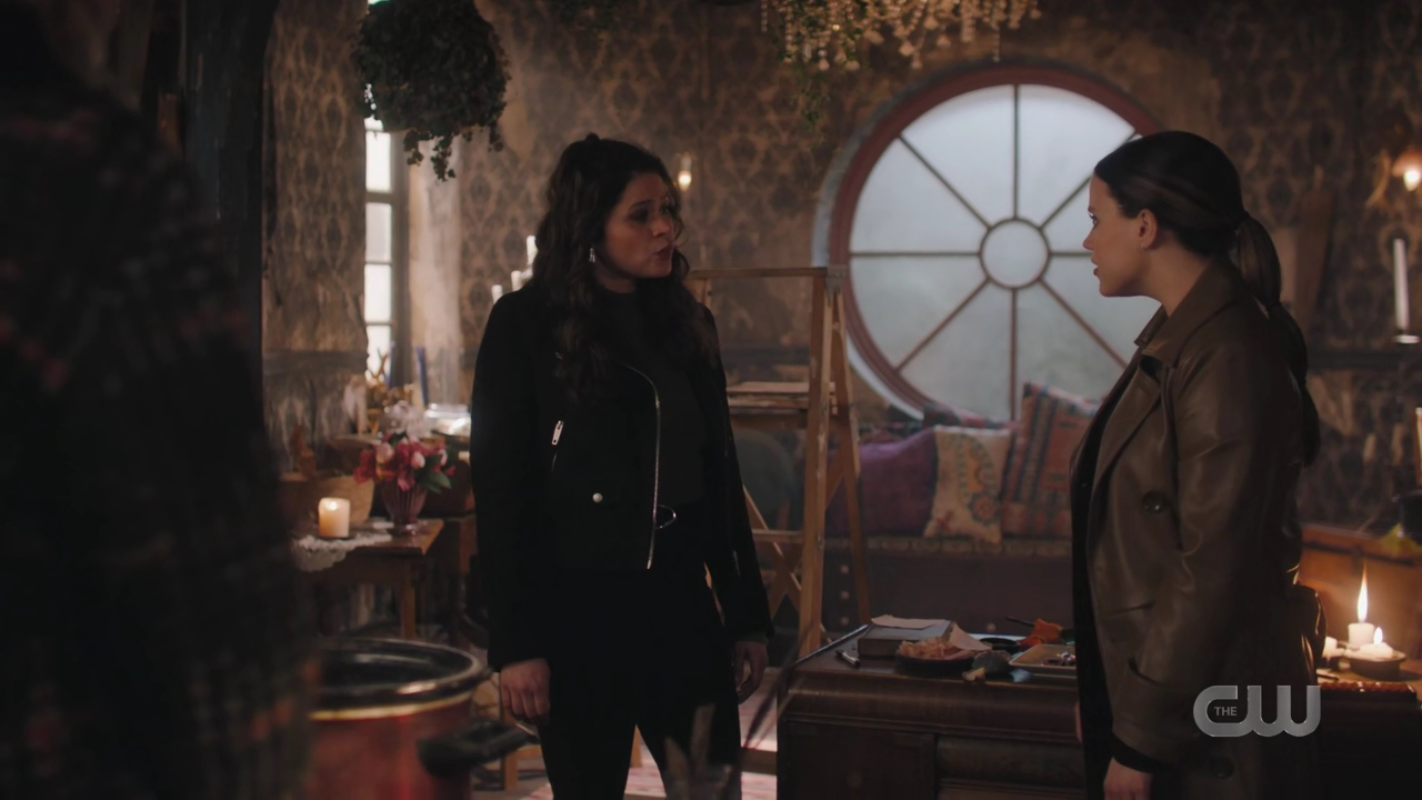 charmed-online-dot-nl_Charmed4x12BeKindRewind1422.jpg