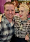 autographs095.jpg
