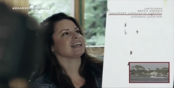 Charmed-Online-dot-net_OffTheMapWithShannenandHolly-S01E03-04-1928.jpg