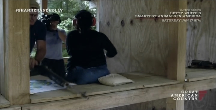 Charmed-Online-dot-net_OffTheMapWithShannenandHolly-S01E03-04-1996.jpg Charmed-Online-dot-net_OffTheMapWithShannenandHolly-S01E03-04-1996.jpg