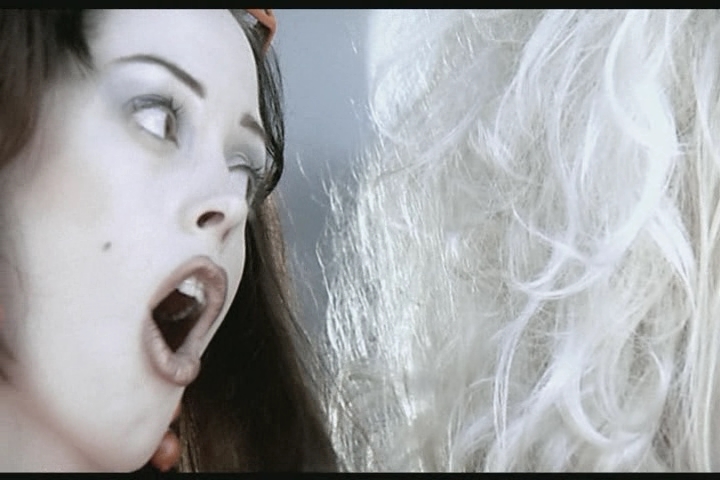 Charmed-Online_dot_nl-Nowhere1243.jpg Charmed-Online_dot_nl-Nowhere1243.jpg